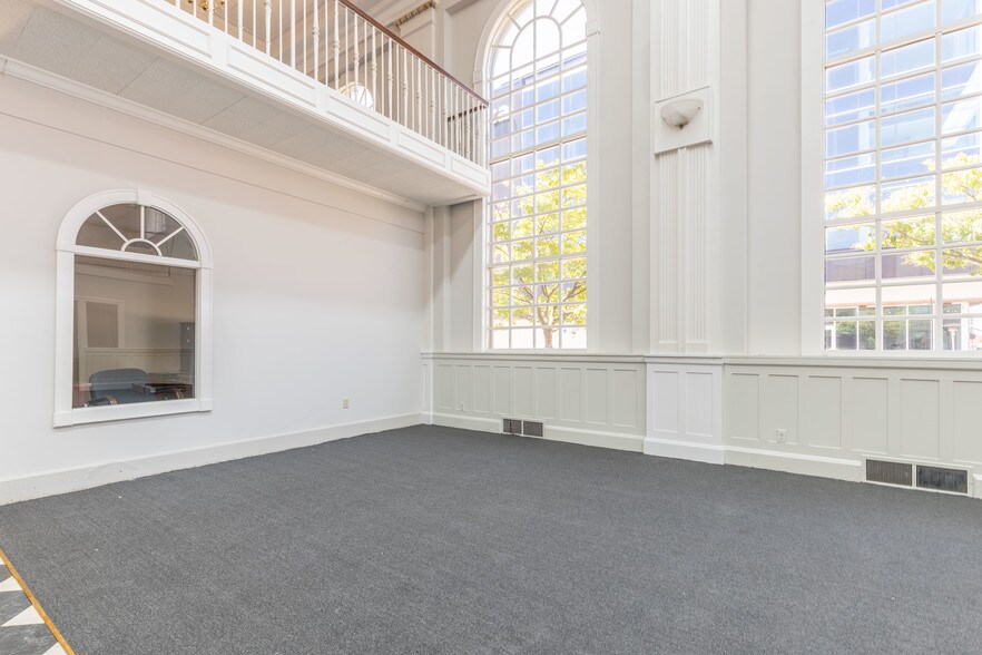 More Photos Of 300 Frederica St, Owensboro Office For Lease