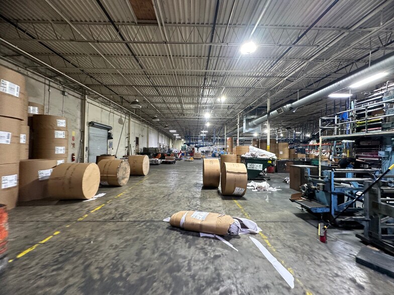 More Photos Of 311 W Central, Valdosta Manufacturing For Sale