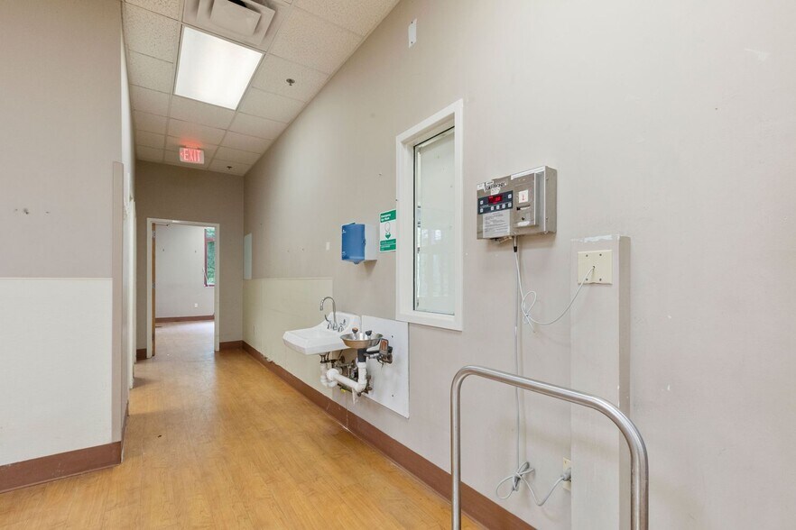More Photos Of 1922 K M Wicker Memorial Dr, Sanford Medical For Lease
