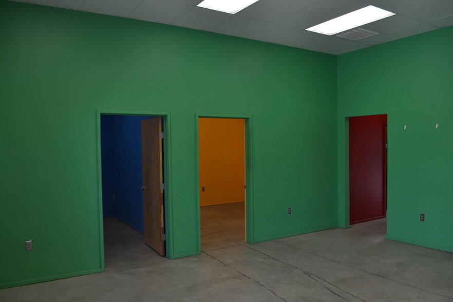 More Photos Of 44 NE 51st St, Oklahoma City Light Distribution For Lease