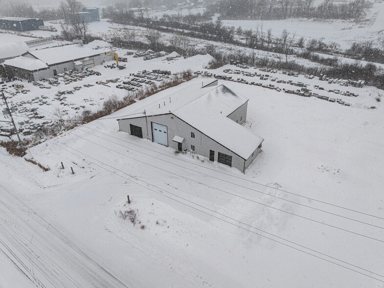 More Photos Of 19 Terry Fox Dr, Vankleek Hill Manufacturing For Sale