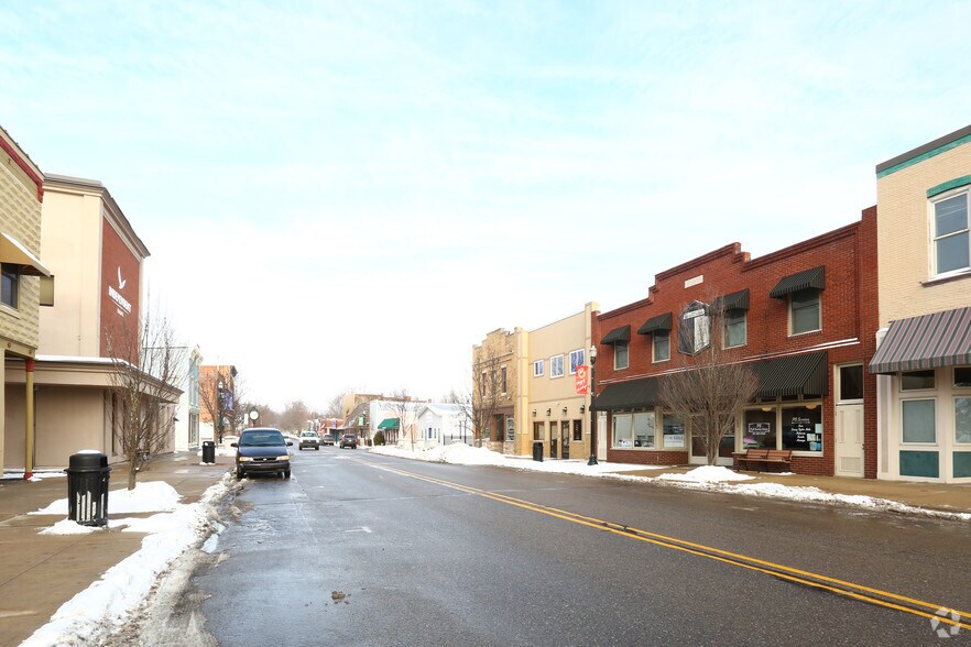 More Photos Of 149-155 S Main St, Leslie Storefront Retail Residential For Sale