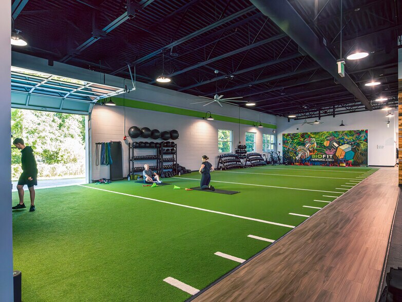 More Photos Of 2780 W Florida 426, Oviedo General Retail For Sale