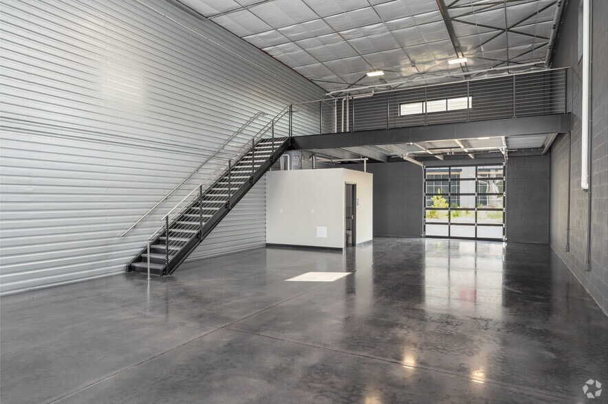 More Photos Of 4365 South Lee St, Buford Showroom For Lease