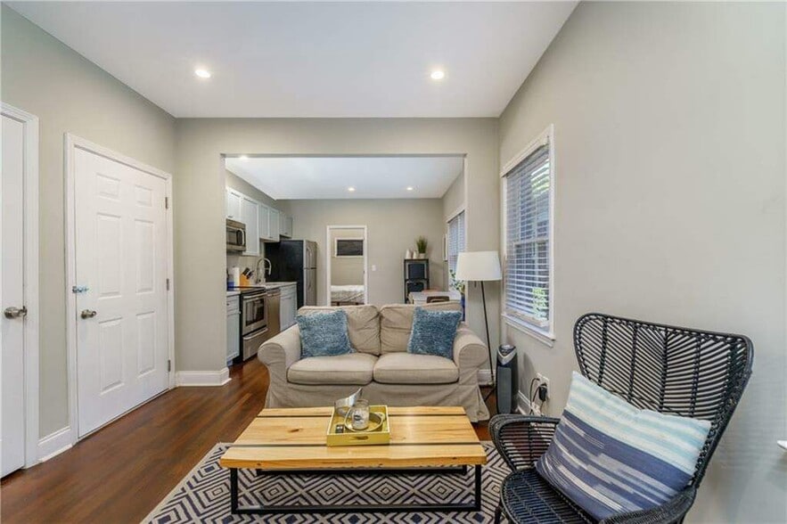 More Photos Of 604 Glen Iris Dr NE, Atlanta Office Residential For Sale