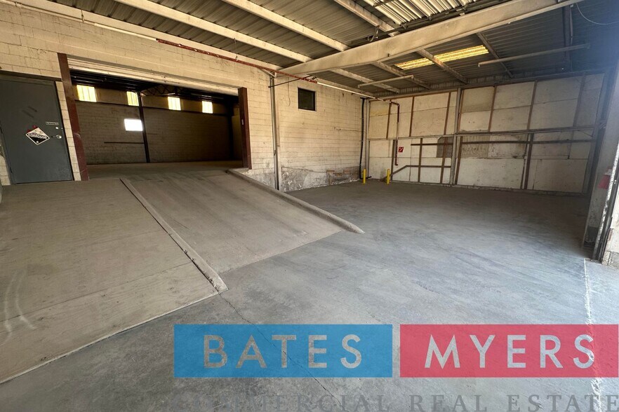 More Photos Of 2632 Chalk Hill Rd, Dallas Distribution For Lease