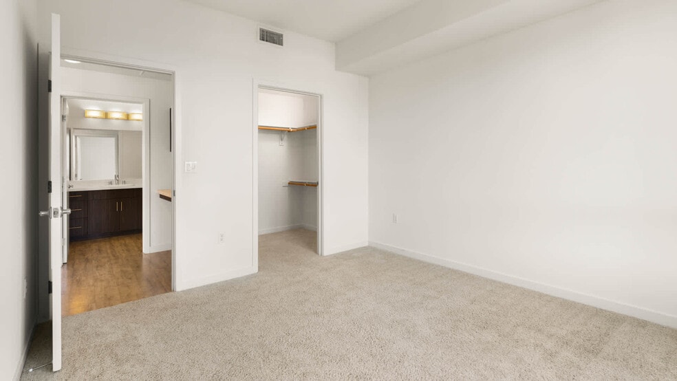 More Photos Of 1333 Powell St, Emeryville Apartments For Lease