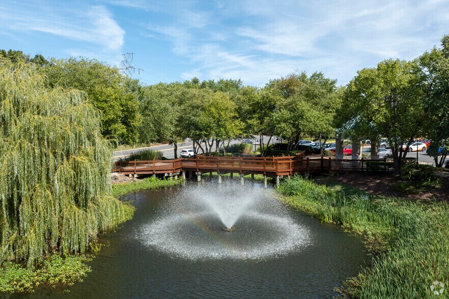 More Photos Of 11700 Plaza America Dr, Reston Office For Lease