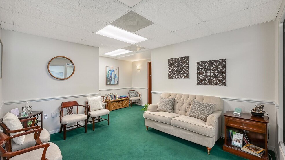 More Photos Of 1505 Tamiami Trl S, Venice Medical For Sale