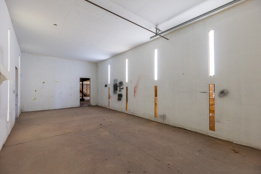 More Photos Of 25 Broadway s, Cortez Flex For Sale