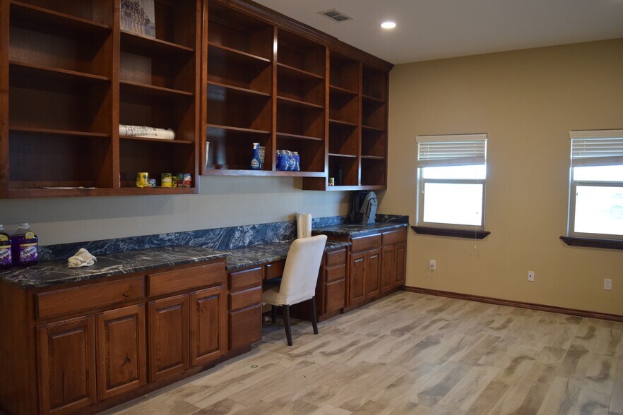 More Photos Of 9701 FM 307, Midland Flex For Sale