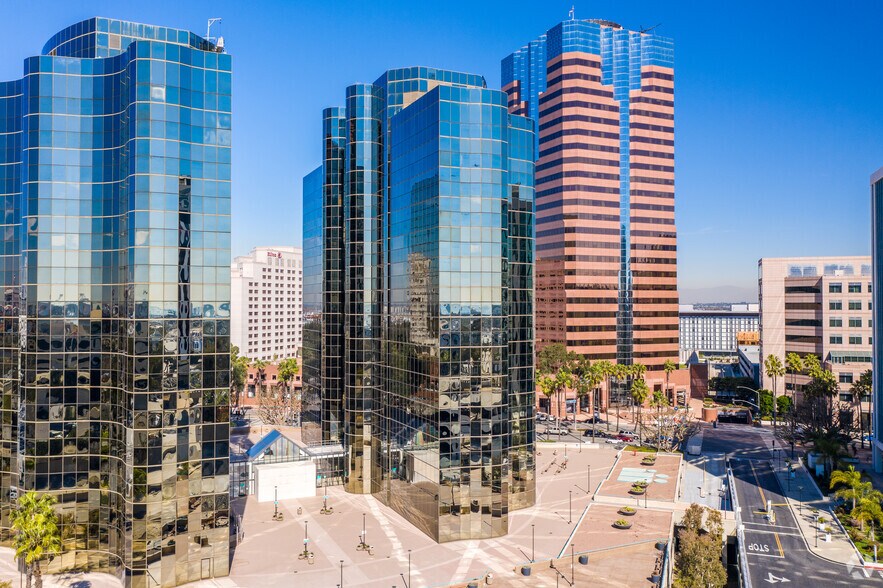 More Photos Of 300 Oceangate, Long Beach Office For Lease