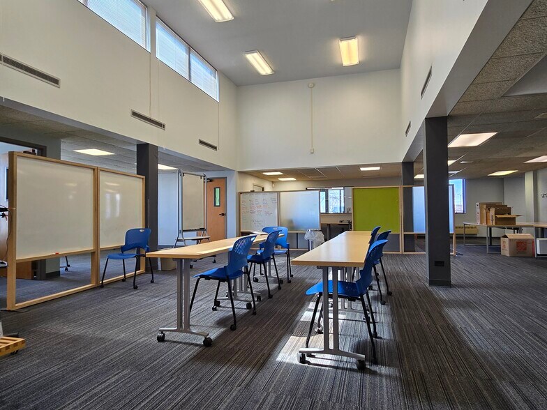 More Photos Of 20 W Muskegon Ave, Muskegon Office For Sale