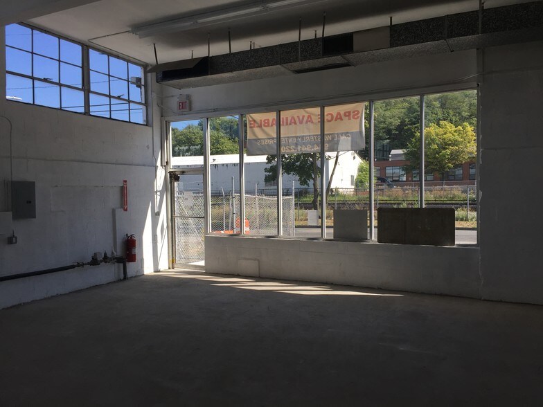 More Photos Of 7 Westerly Rd, Ossining Warehouse For Lease