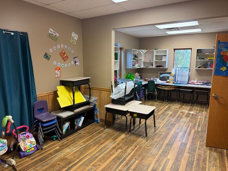 More Photos Of 5225 N 158th Ave, Omaha Daycare Center For Lease