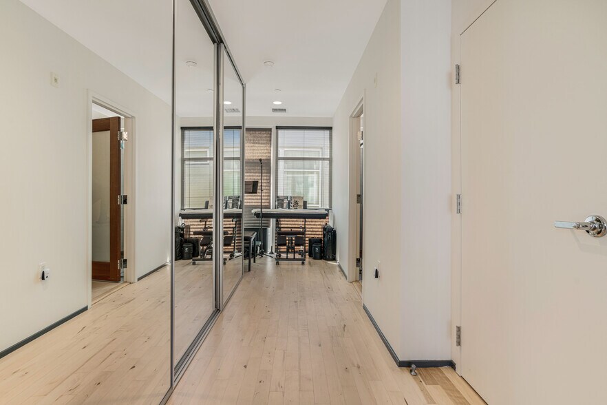 More Photos Of 3450 Cahuenga Blvd W, Los Angeles Office Residential For Lease
