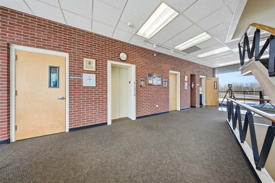 More Photos Of 70 Pleasant Hill Rd, New Windsor Township Office For Sale