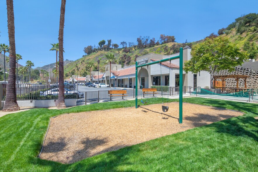 More Photos Of 514-548 Palisades Dr, Pacific Palisades Unknown For Lease