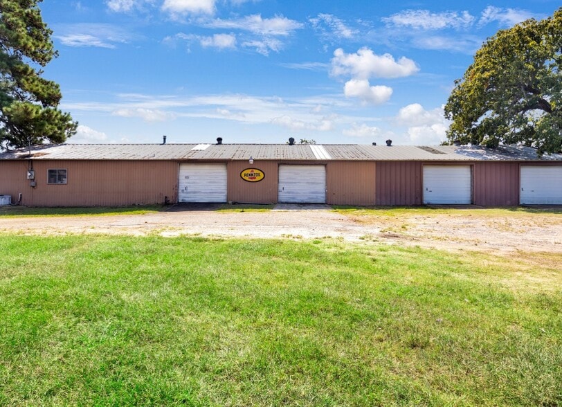 More Photos Of 11041 US Highway 69 N, Tyler Auto Repair For Sale