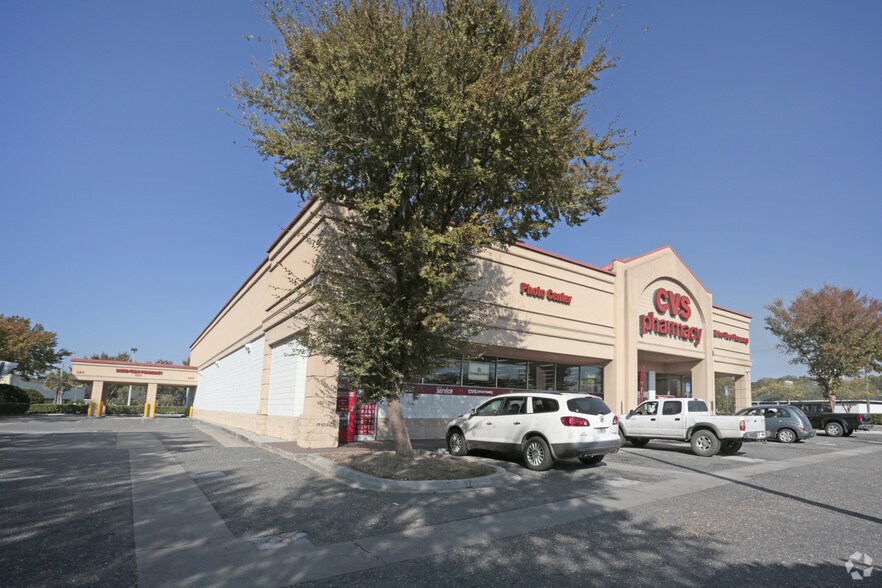 More Photos Of 209 S Temple Ave, Starke Drugstore For Lease