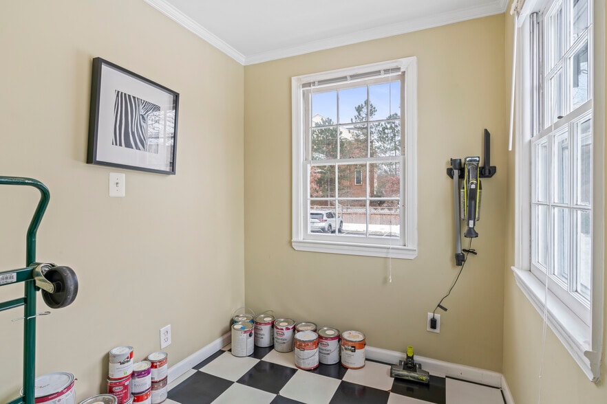 More Photos Of 4235 Chain Bridge Rd, Fairfax Office For Sale