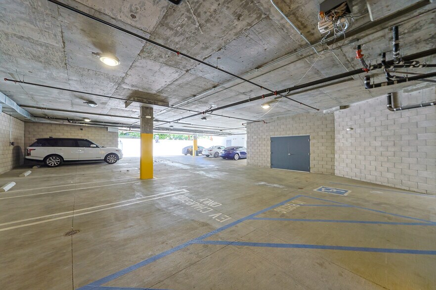 More Photos Of 11259 Washington Blvd, Culver City Office For Sale