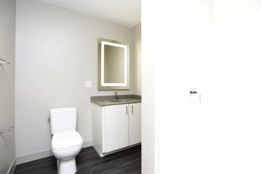 More Photos Of 415 Bridge St NW, Grand Rapids Apartments For Lease
