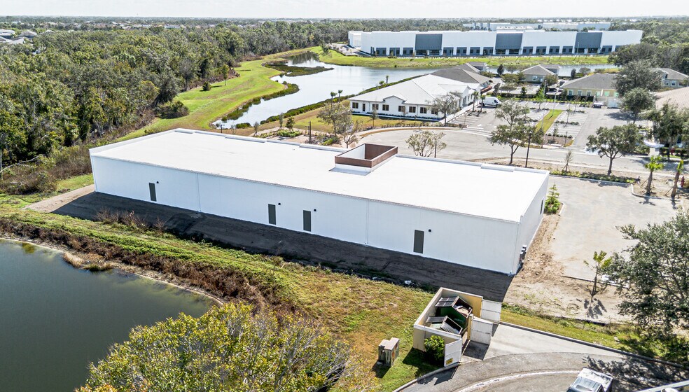 More Photos Of 11125 Corridor Pl, Bradenton Storefront Retail Office For Sale