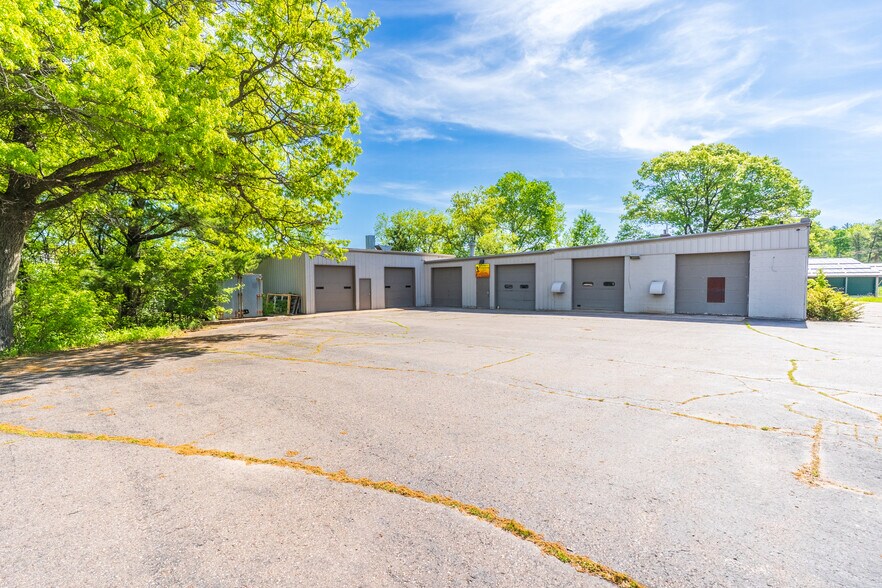 More Photos Of 459 Southgate Dr, Tomahawk Industrial For Sale