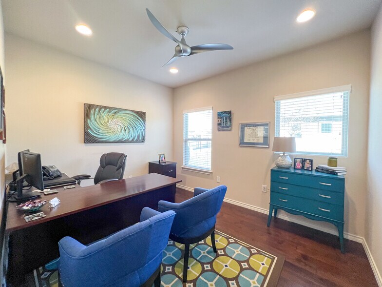 More Photos Of 1464 E Whitestone Blvd, Cedar Park Loft Creative Space For Lease