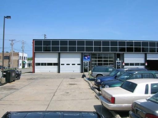 Primary Photo Of E Northwest Hwy, Arlington Heights Auto Dealership For Lease