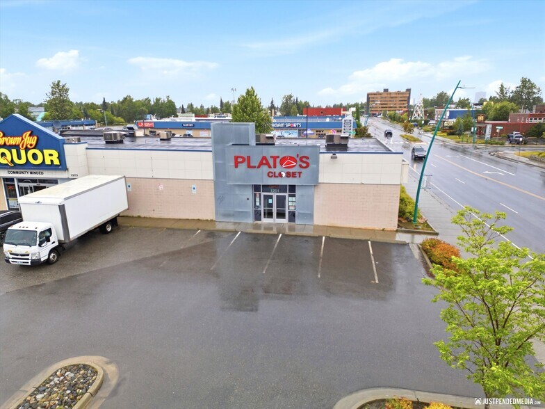 More Photos Of 1201 W Northern Lights Blvd, Anchorage Freestanding For Lease