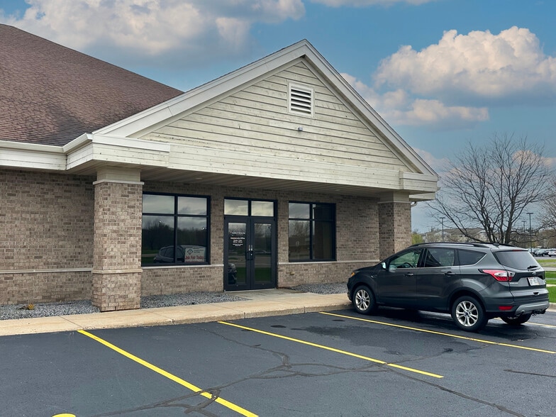 More Photos Of 5709 Windy Dr, Stevens Point Office For Lease