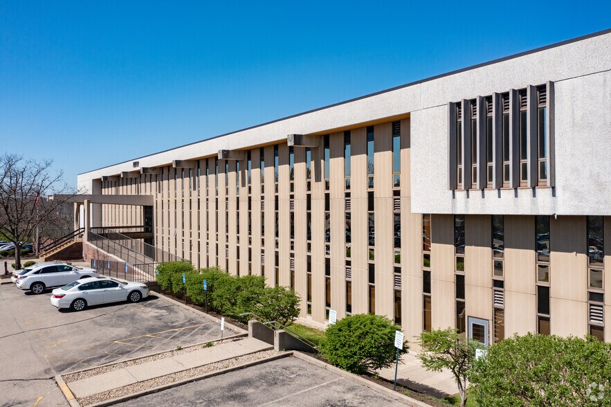More Photos Of 10700 Montgomery Rd, Montgomery Medical For Lease