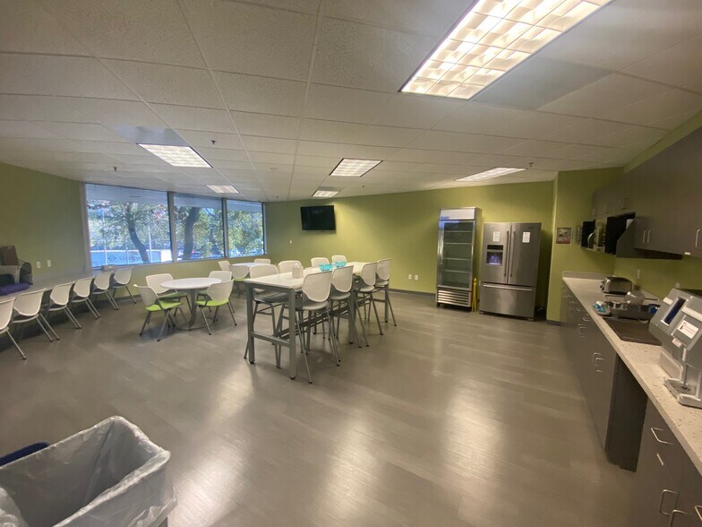 More Photos Of 3501 E Frontage Rd, Tampa Office For Lease