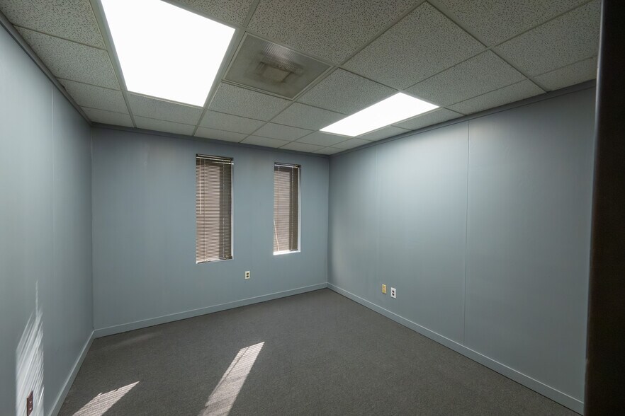 More Photos Of 802 SW A Ave, Lawton Office For Lease