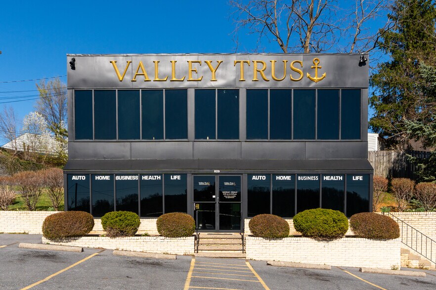 Primary Photo Of 829 Greenville Ave, Staunton Office For Sale
