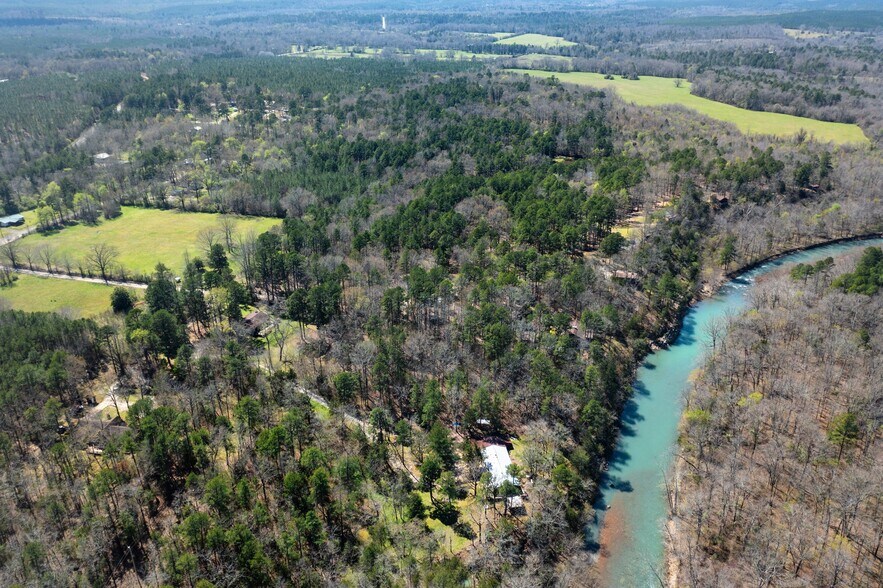 Primary Photo Of 68438 Eagle Creek Dr, Smithville Hotel For Sale