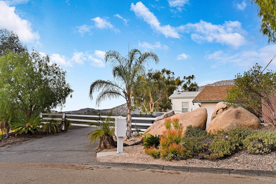 More Photos Of 15348 Running Deer Trl, Poway Manufactured Housing Mobile Home Park For Sale