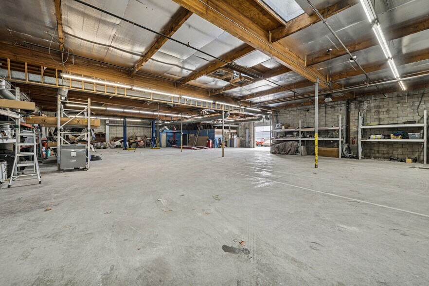 More Photos Of 7407 Ethel Ave, North Hollywood Warehouse For Lease