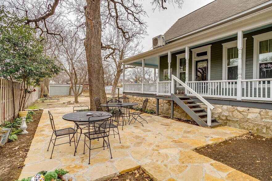 More Photos Of 1092 W Tarleton St, Stephenville Hospitality For Sale