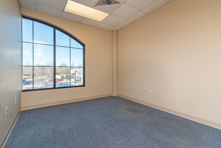More Photos Of 8145 Ardrey Kell Rd, Charlotte Office Residential For Lease