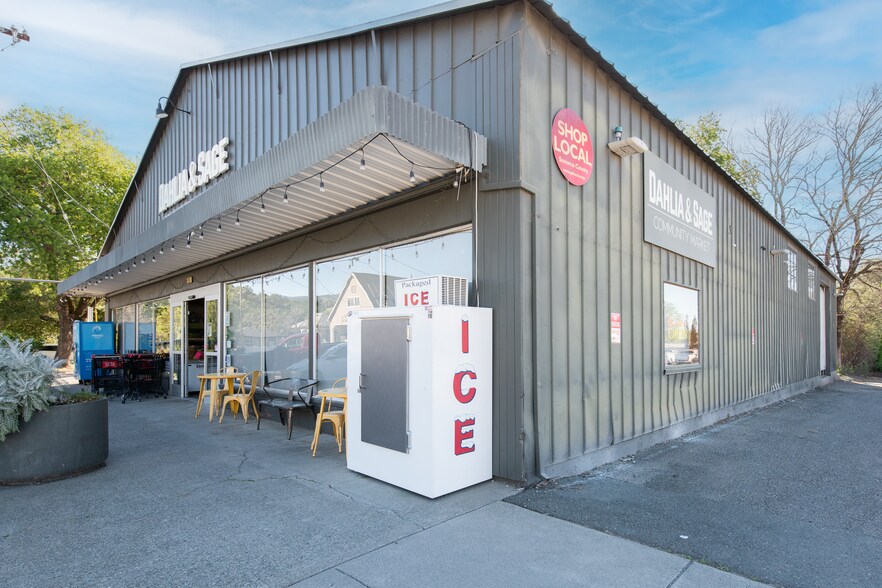 More Photos Of 115 E 2nd St, Cloverdale Warehouse For Sale