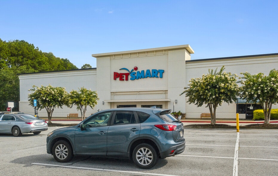 More Photos Of 1300 Johnson Ferry Rd, Marietta Unknown For Lease