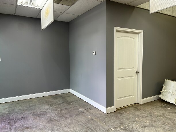 More Photos Of 2001 108th St, Grand Prairie Light Distribution For Lease