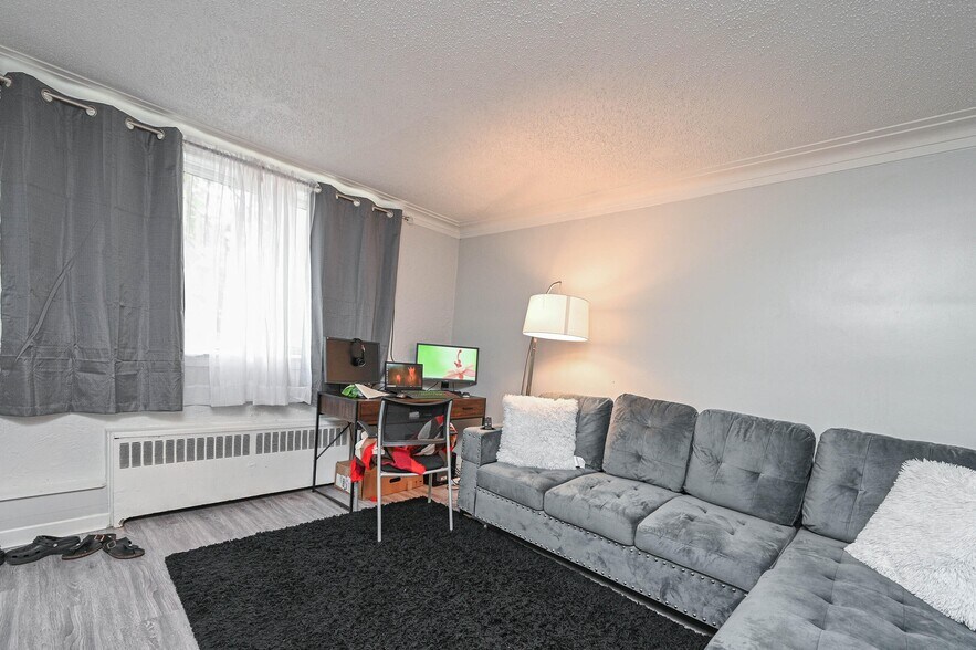 More Photos Of 156 Dagmar Av, Vanier Apartments For Sale