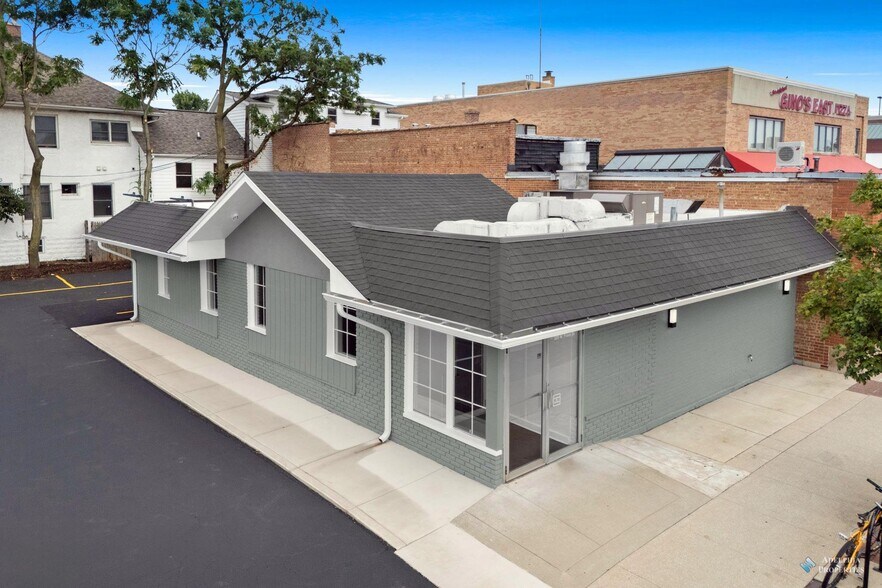 More Photos Of 325 W Front St, Wheaton Restaurant For Lease