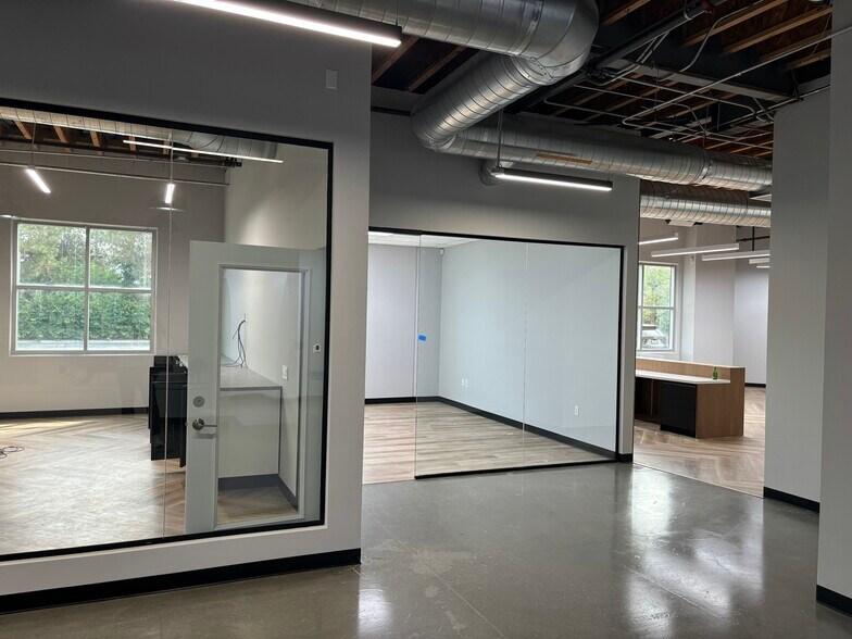 More Photos Of 2705 Media Center Dr, Los Angeles Warehouse For Lease