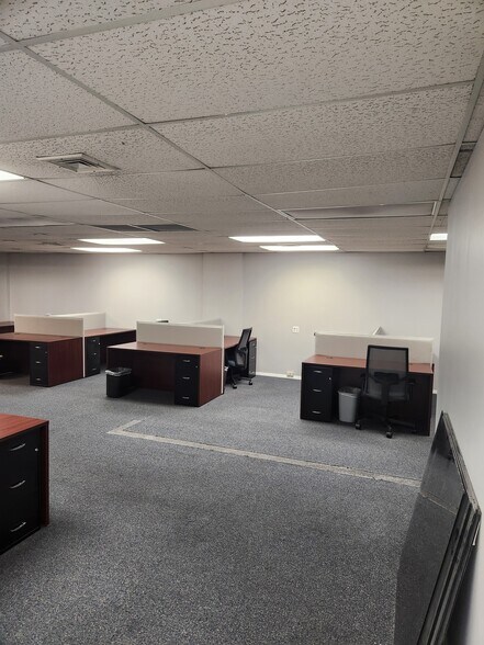 More Photos Of 515 Hempstead Tpke, West Hempstead Office For Lease