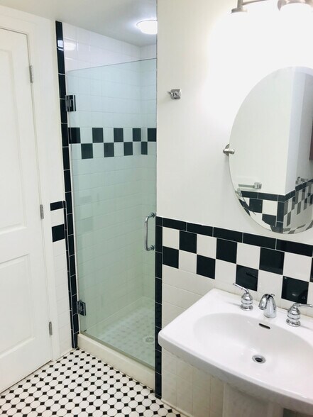 More Photos Of 827 N State St, Jackson Apartments For Sale